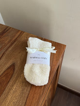 Cargar imagen en el visor de la galería, Christmas Box - COZY GIRL