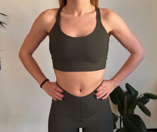 Cargar imagen en el visor de la galería, Top deportivo tira fina