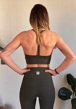 Cargar imagen en el visor de la galería, Top deportivo básico