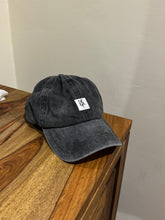 Cargar imagen en el visor de la galería, Gorra NËDA
