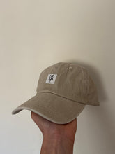 Cargar imagen en el visor de la galería, Gorra lavada NËDA
